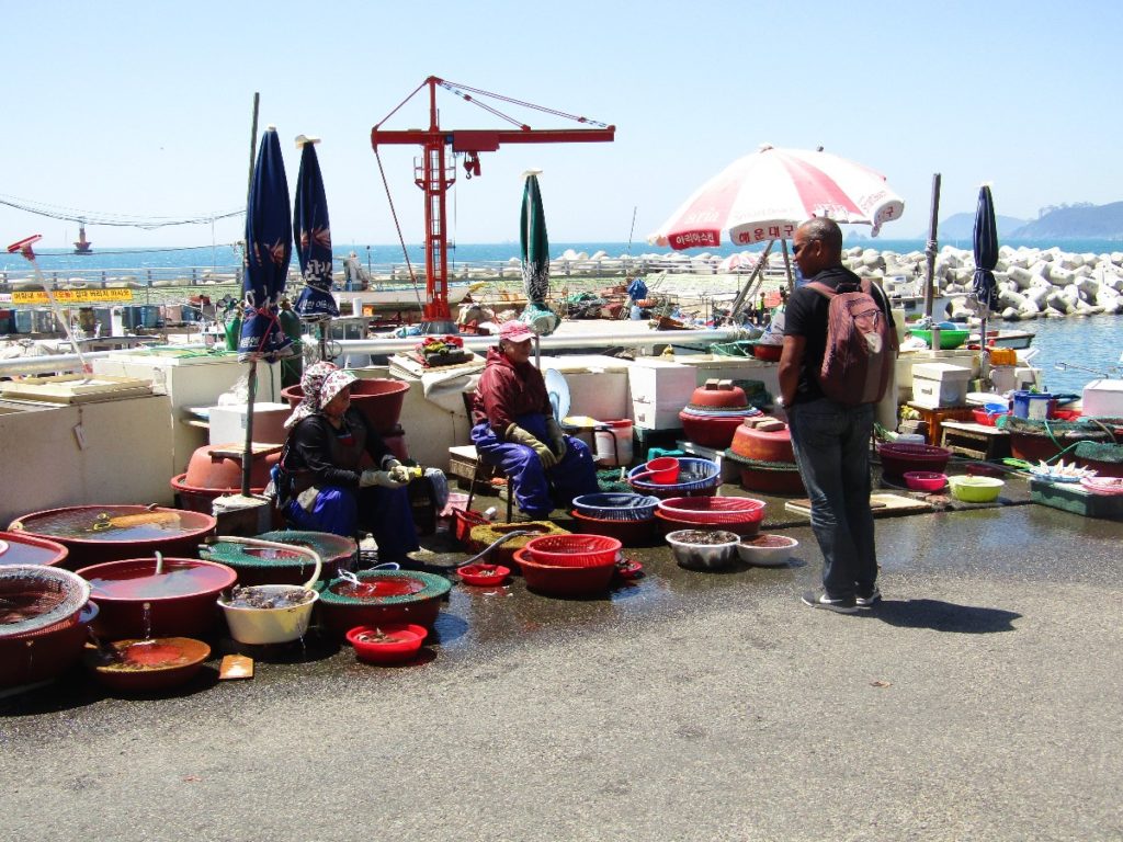 Marché de fruits de mer à la plage de Haeundae à Busan Corée du Sud